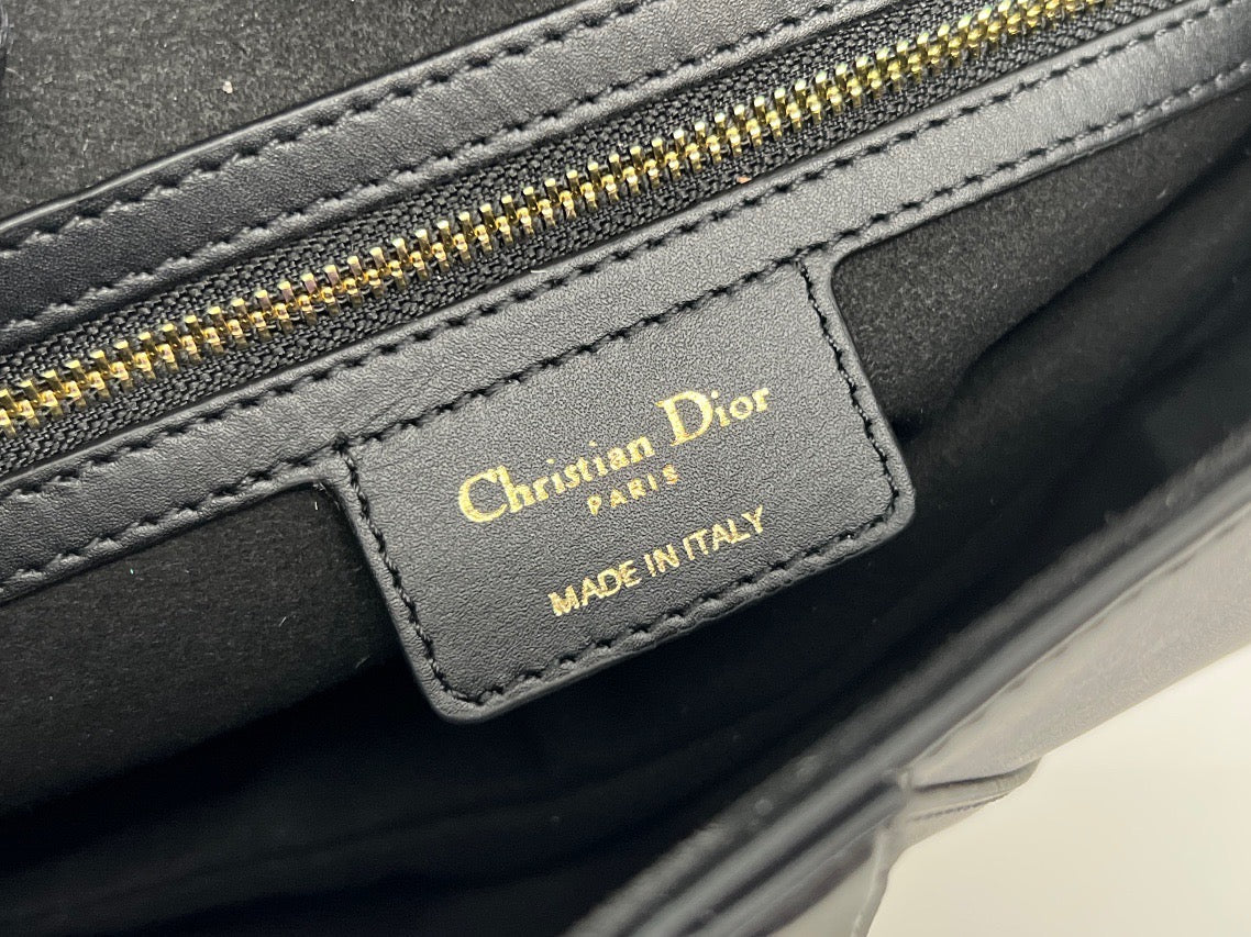 DIO Saddle Bag (25.5cm)