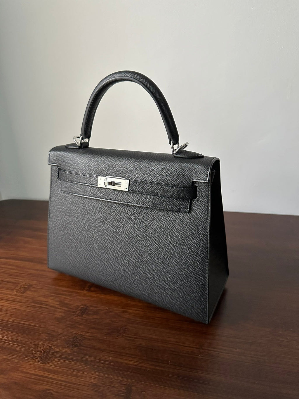 HM KELLY 25CM BLACK EPSOM SILVER HARDWARE