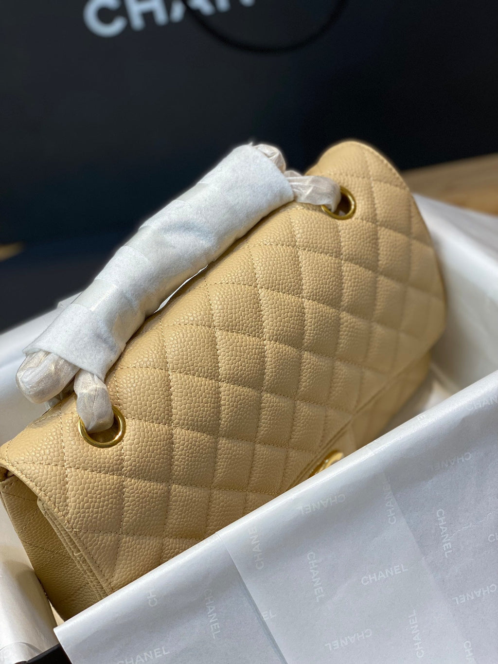 FLAP BAG 25CM GOLD HARDWARE BEIGE CAVIAR