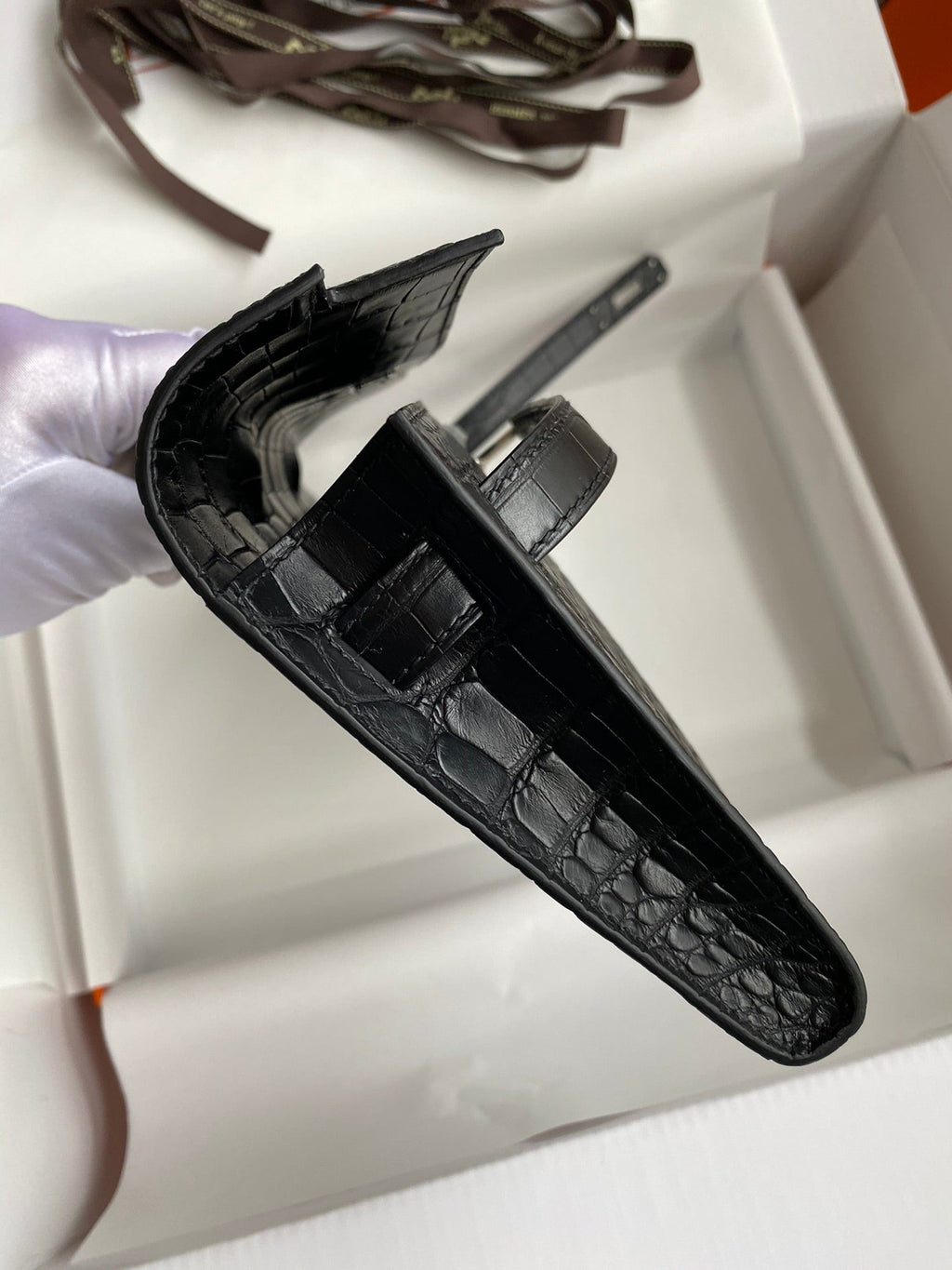KELLY CUT 31 IN BLACK ALLIGATOR LEATHER WITH SILVER HARDWARE