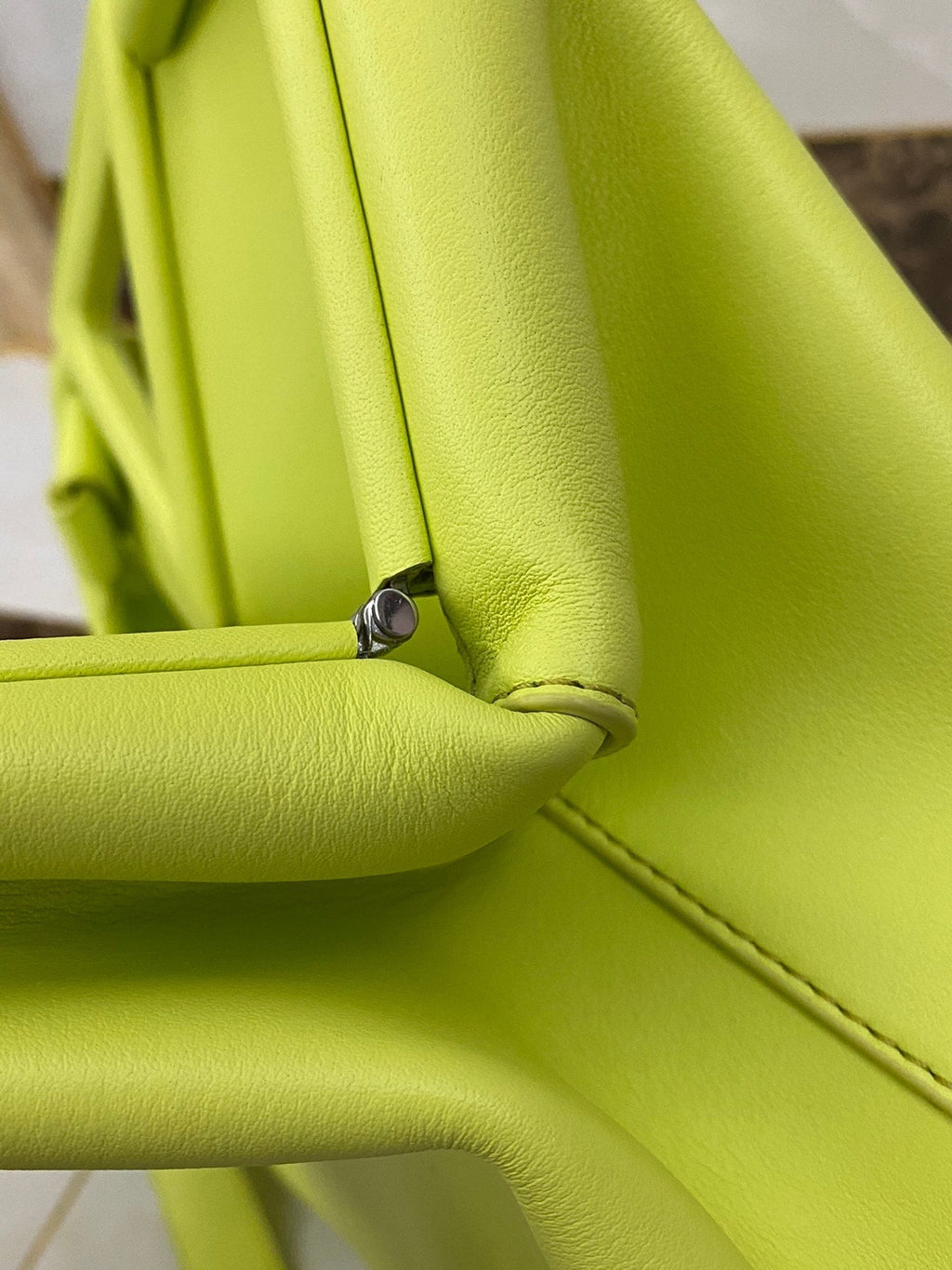 TRIANGLE HANDLE BAG 31 IN VOLT GREEN LAMBSKIN