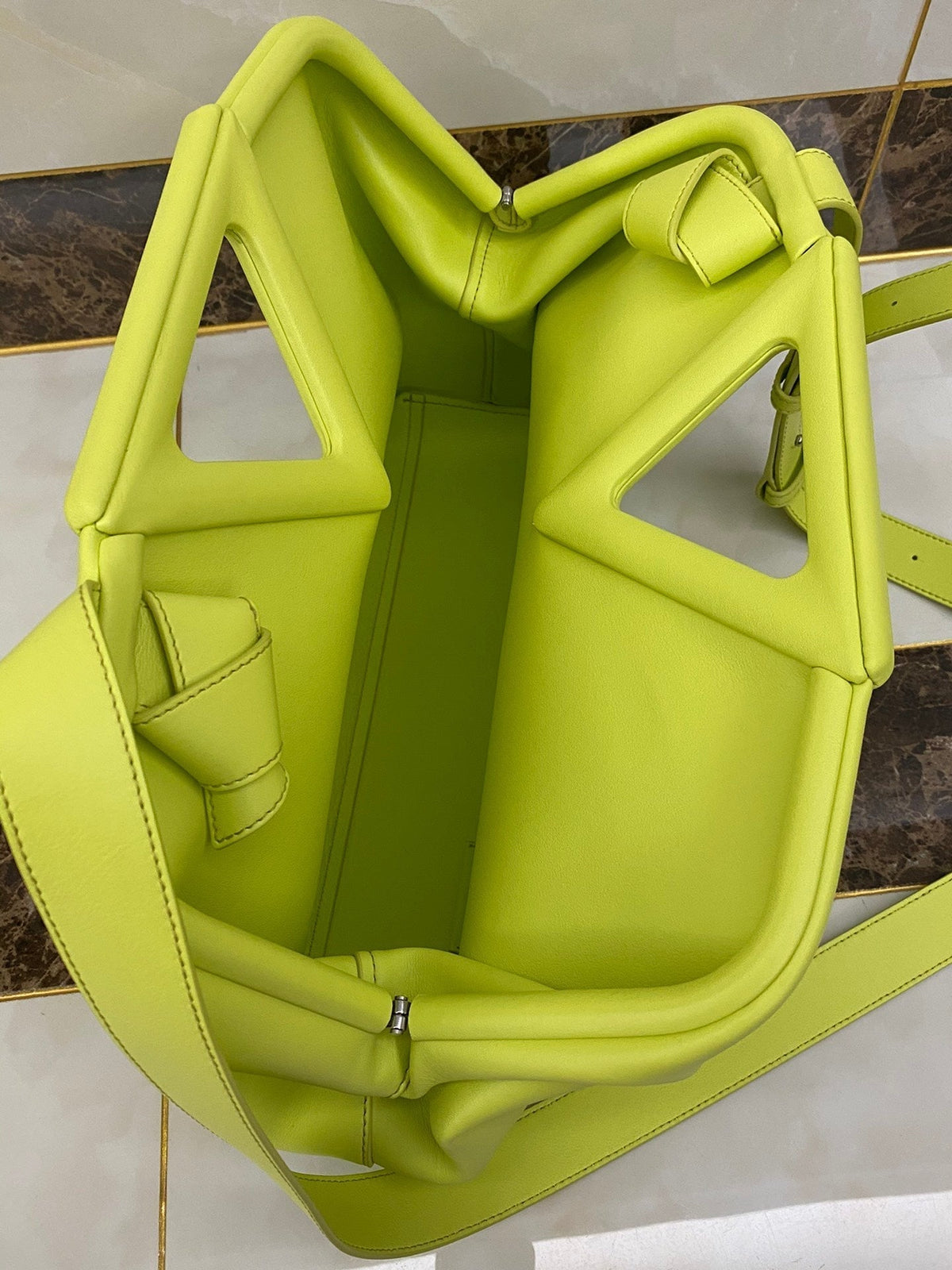 TRIANGLE HANDLE BAG 31 IN VOLT GREEN LAMBSKIN
