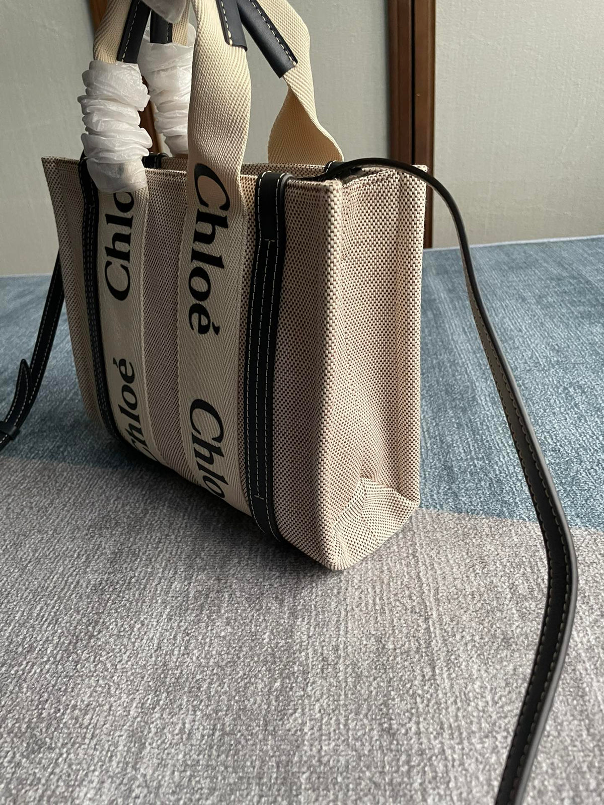 SMALL STRAP WOODY TOTE BAG 26.5 IN BEIGE LINEN CANVAS BLACK WEBBING LOGO EMBROIDER BLACK CALFSKIN