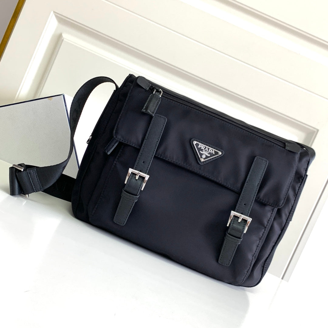TRIANGLE LOGO CROSSBODY BAG 30 IN BLACK RE-NYLON