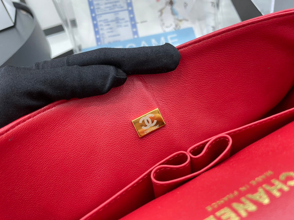 CC 25 CLASSIC SMALL DOUBLE FLAP BAG IN CHERRY RED CALFSKIN WITH STRAP