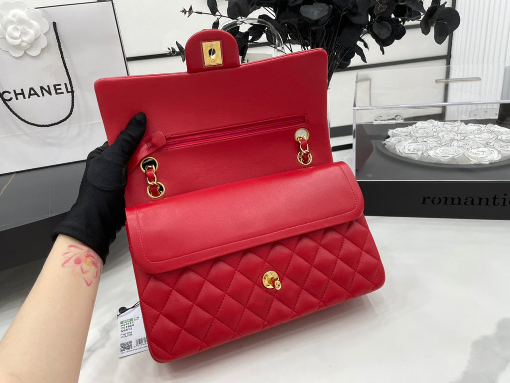 CC 25 CLASSIC SMALL DOUBLE FLAP BAG IN CHERRY RED CALFSKIN WITH STRAP