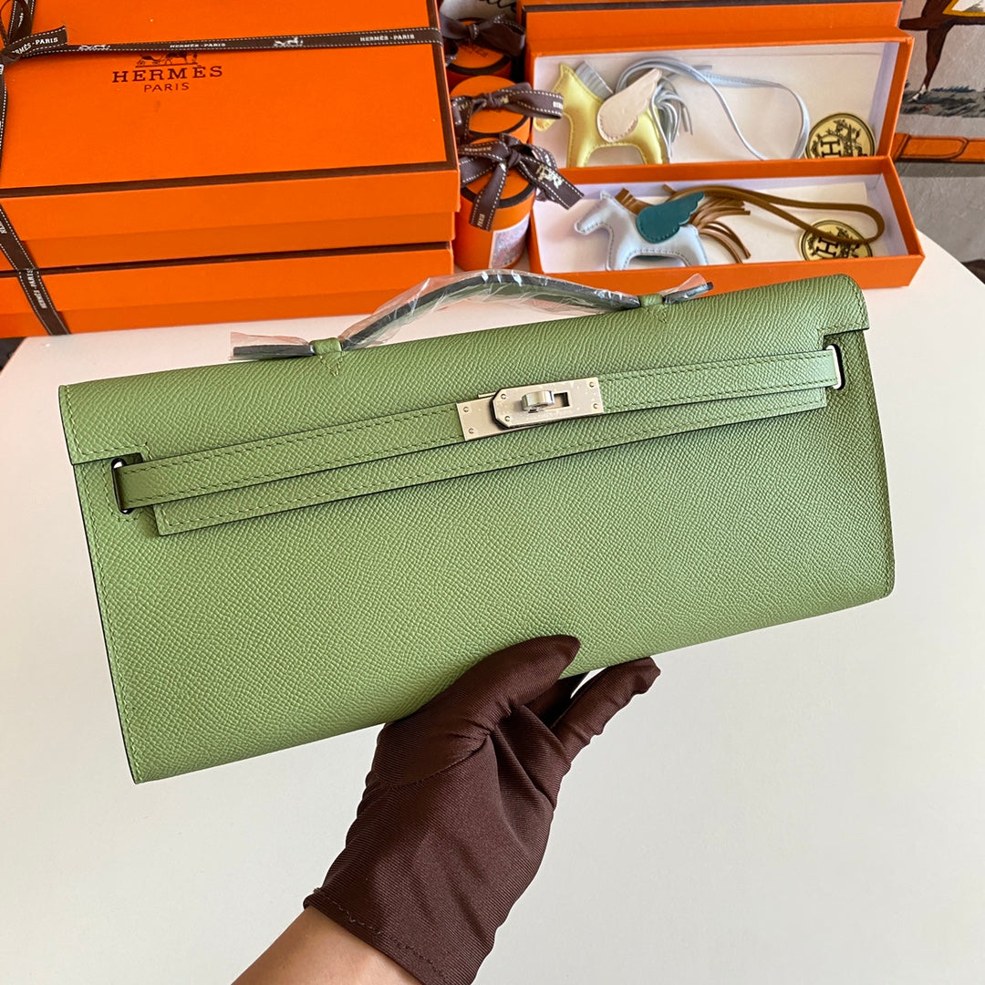KELLY CUT 31 IN APPLE GREEN CALFSKIN WITH SILVER HARDWARE