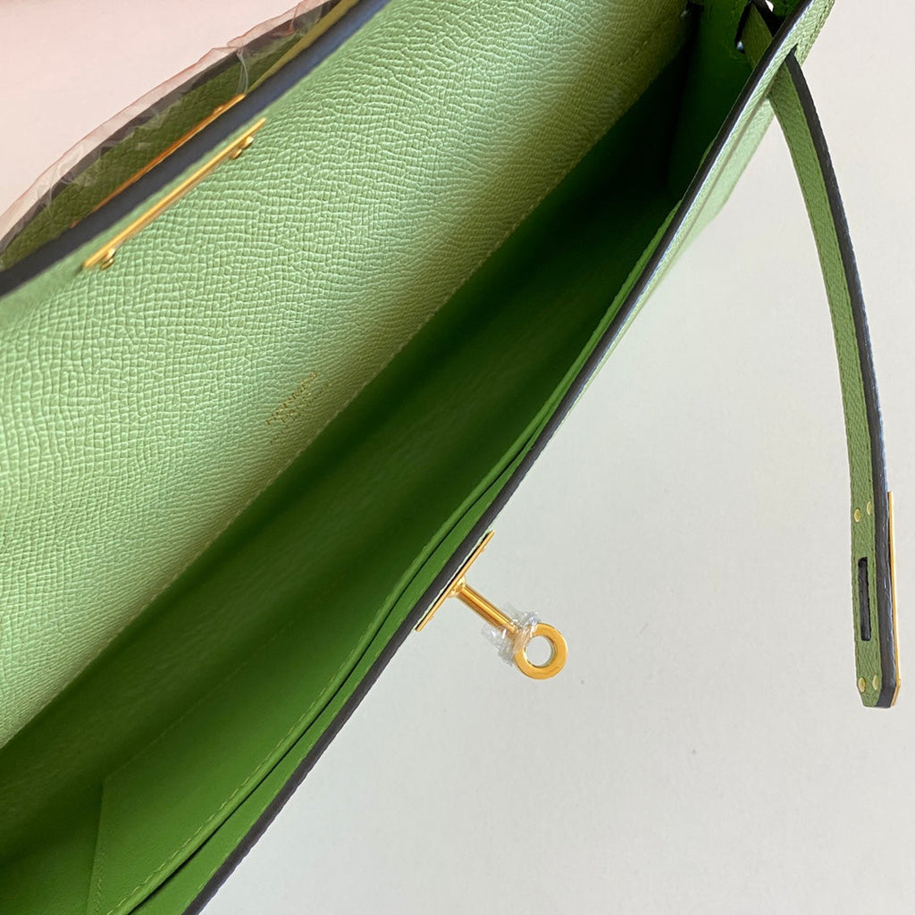 KELLY CUT 31 IN APPLE GREEN CALFSKIN WITH GOLD HARDWARE