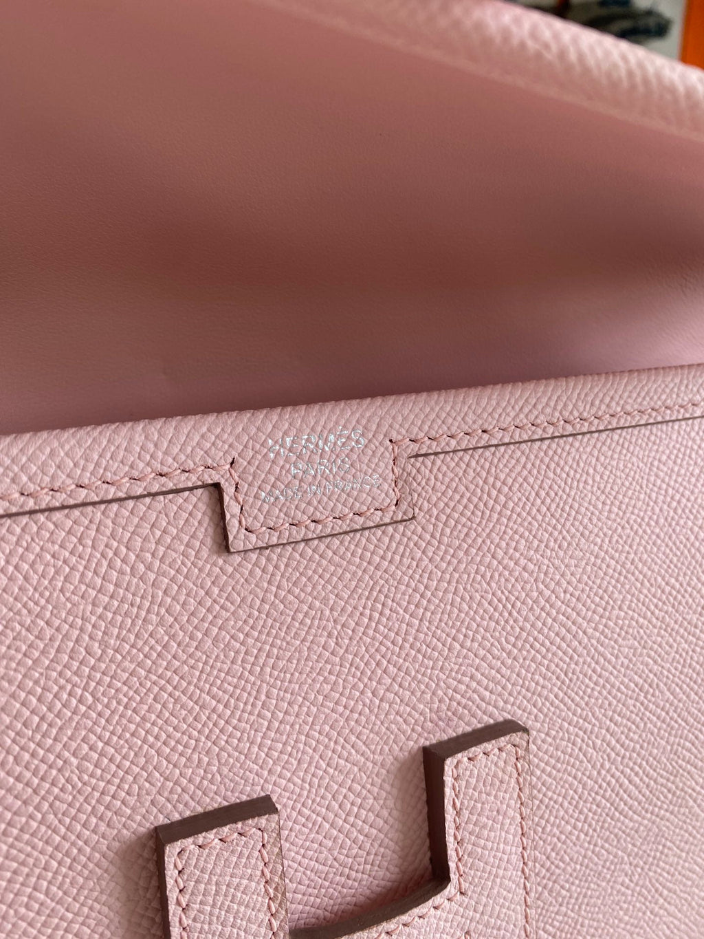 JIGE ELAN 29 CLUTCH IN CREPE PINK CALFSKIN