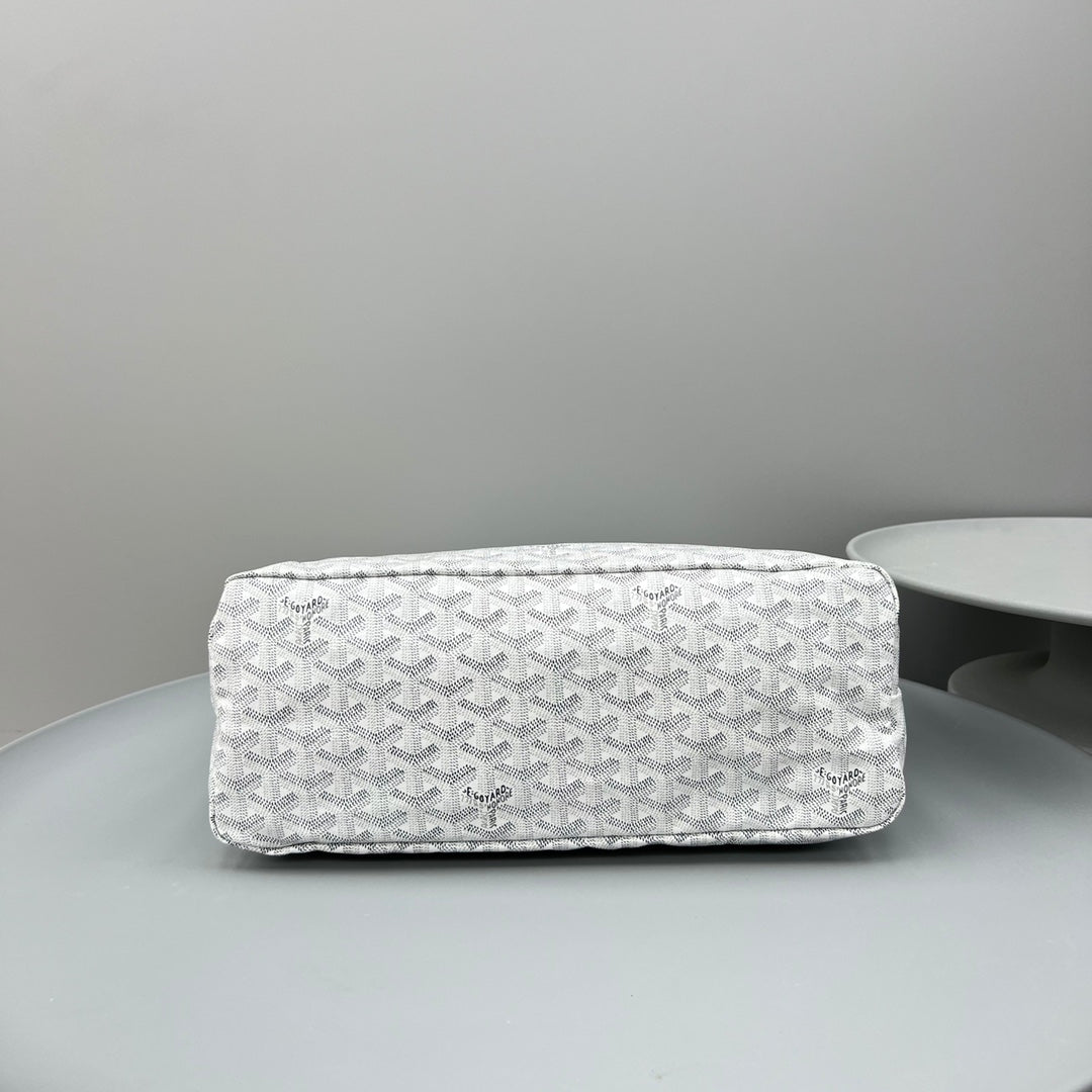 HOBO BOHÈME 34 IN WHITE GOYARDINE CANVAS AND CALFSKIN