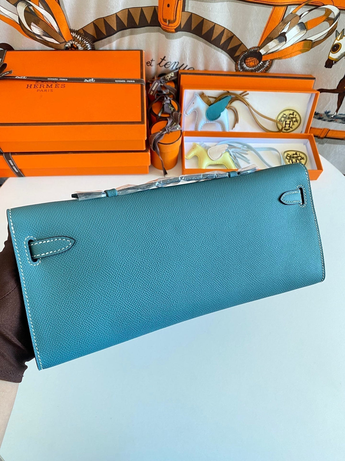 KELLY CUT 31 IN AZURE BLUE CALFSKIN WITH SILVER HARDWARE