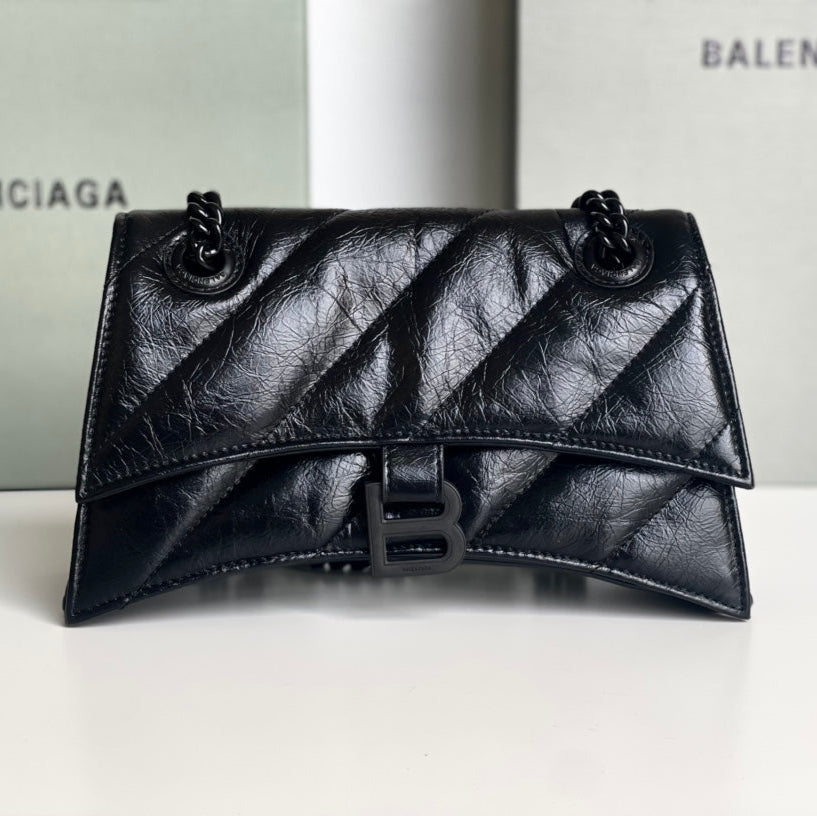 CRUSH SMALL CHAIN BAG 25 IN BLACK QUILTED CRUSHED CALFSKIN BLACK HARDWARE