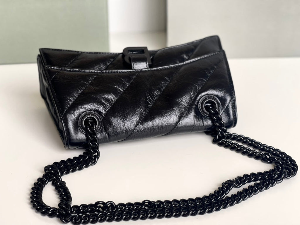 CRUSH SMALL CHAIN BAG 25 IN BLACK QUILTED CRUSHED CALFSKIN BLACK HARDWARE