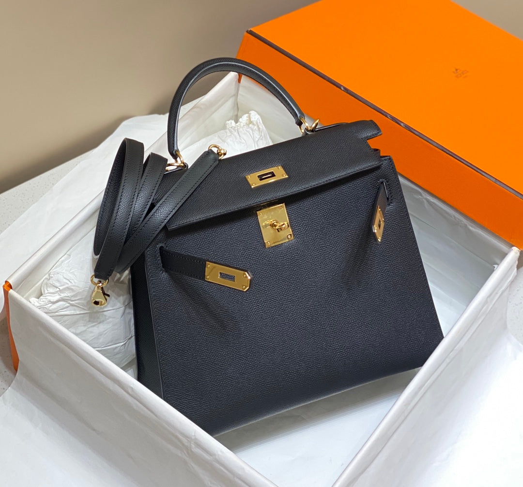 KELLY 28CM IN NOIR EPSOM CALFSKIN GOLD HARDWARE