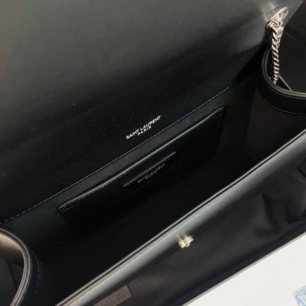 KATE TASSEL 24 BLACK CALFSKIN WITH SILVER LOGO