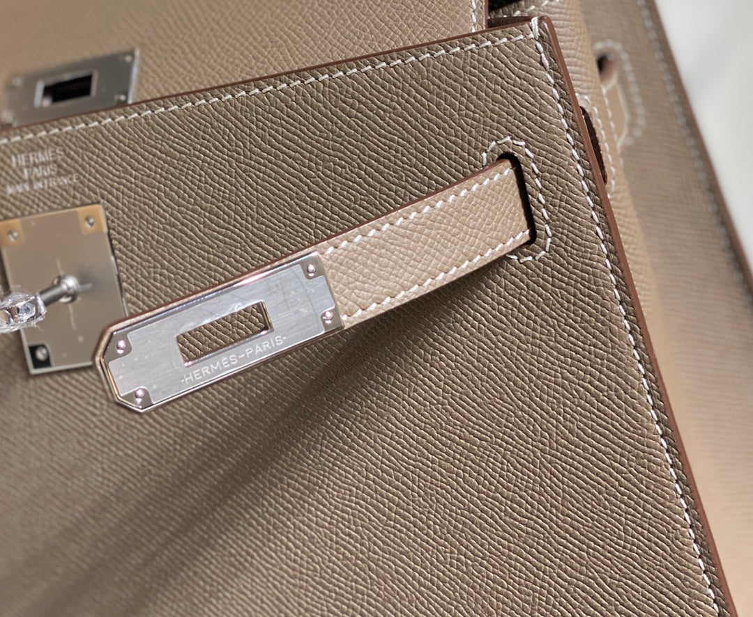KELLY 28CM IN ETOUPE EPSOM CALFSKIN GOLD HARDWARE