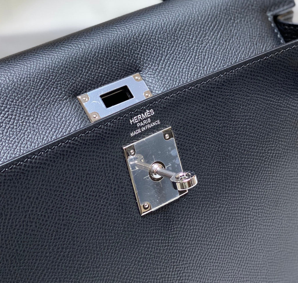KELLY 28CM IN NOIR EPSOM CALFSKIN SILVER HARDWARE