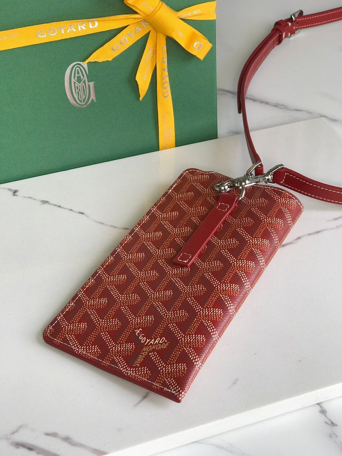 MONTMARTRE GM CASE 18 IN CLASSIC RED GOYARDINE CANVAS