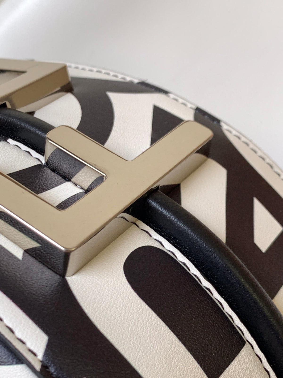 FENDIGRAPHY SMALL 29 IN WHITE MIX BLACK SMOOTH CALFSKIN SILVER HARDWARE
