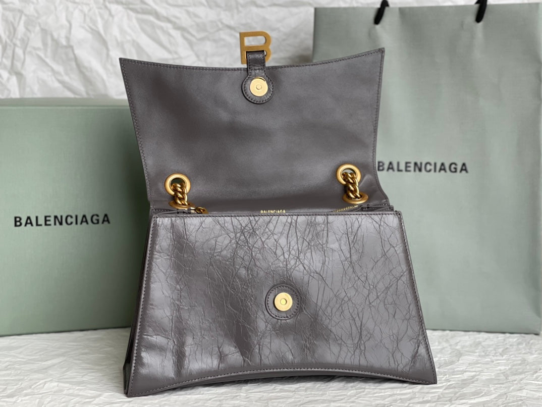 CRUSH MEDIUM CHAIN BAG 31 IN SUVA GRAY CRUSHED CALFSKIN GOLD HARDWARE