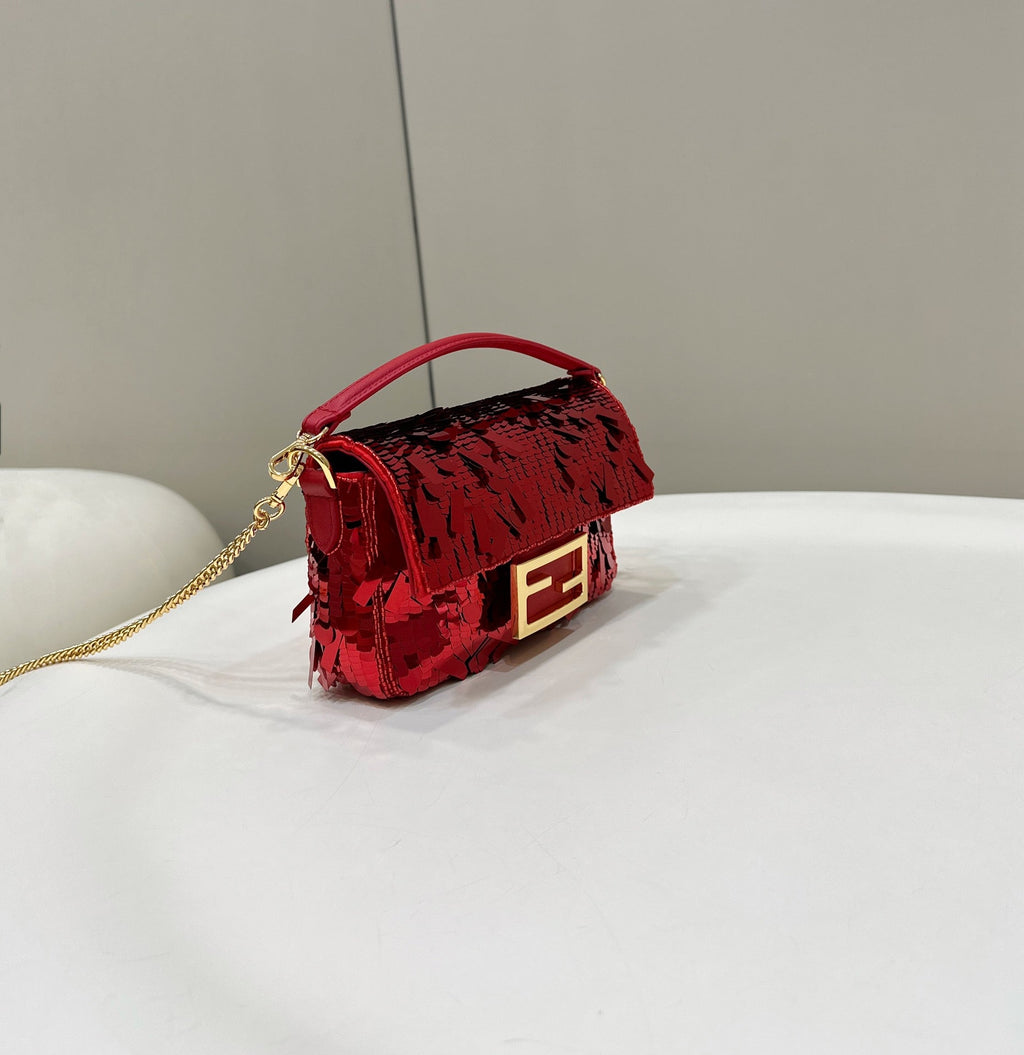 BAGUETTE MINI 19 IN RED SEQUINS GOLD HARDWARE