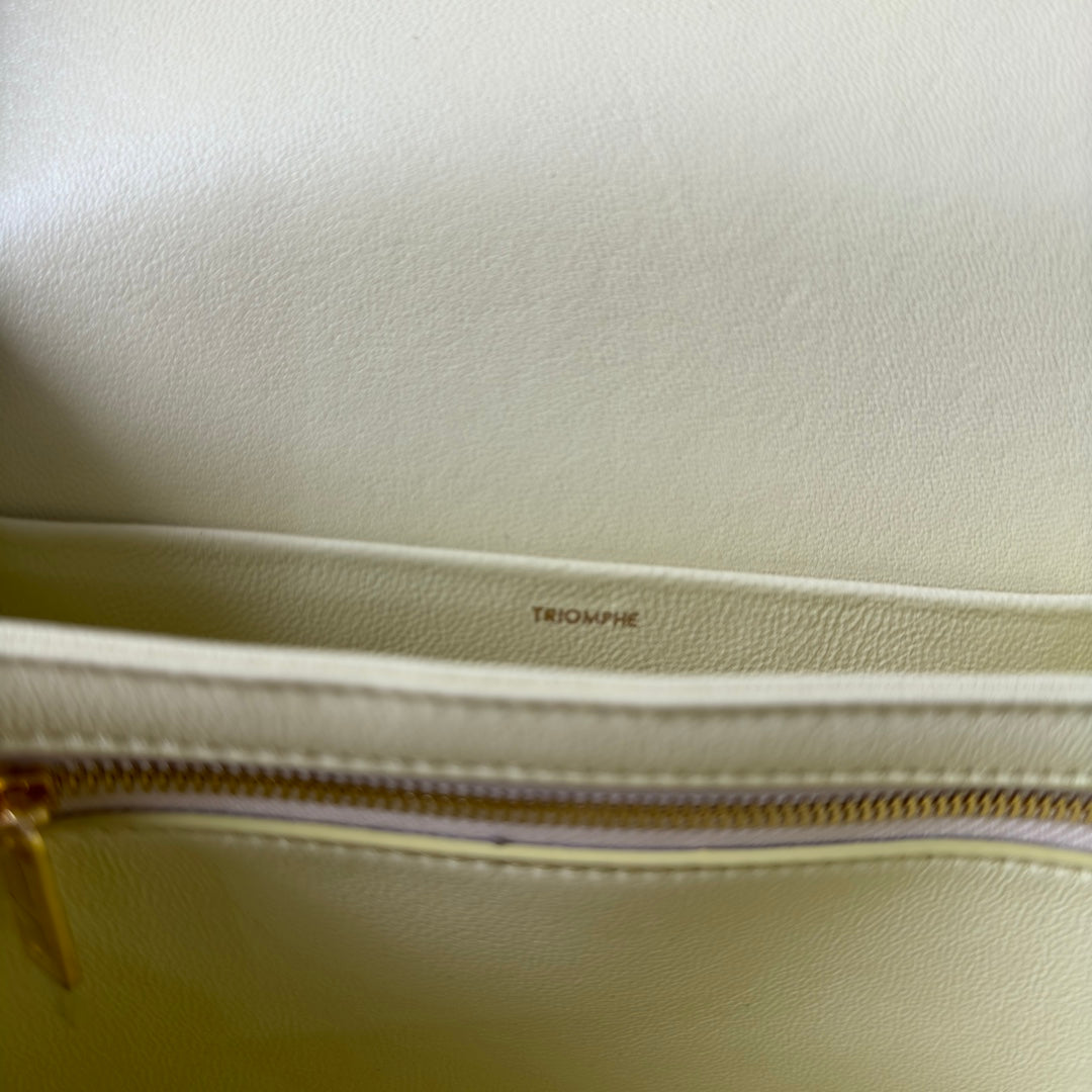 CLASSIQUE TRIOMPHE BAG 22 IN YELLOW CALFSKIN