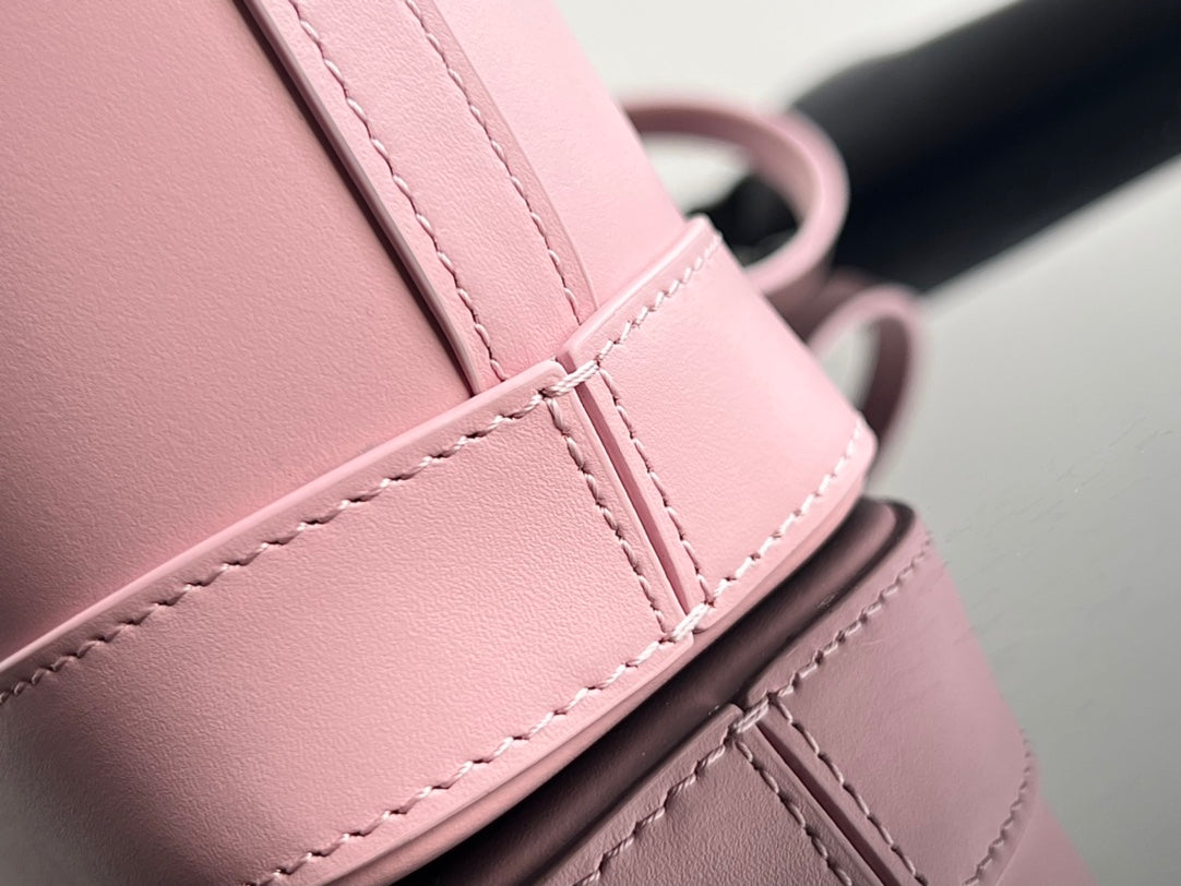 CUIR TRIPHOME 19 PINK PASTEL SMOOTH CALFSKIN BUCKET BAG