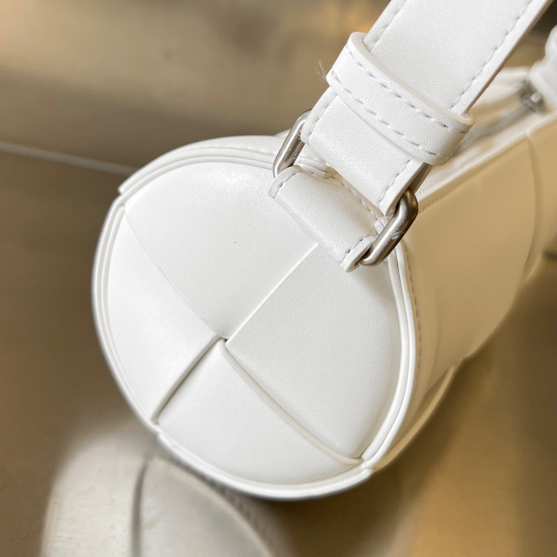 SMALL CYLINDER CASSETTE 21 IN WHITE CALFSKIN