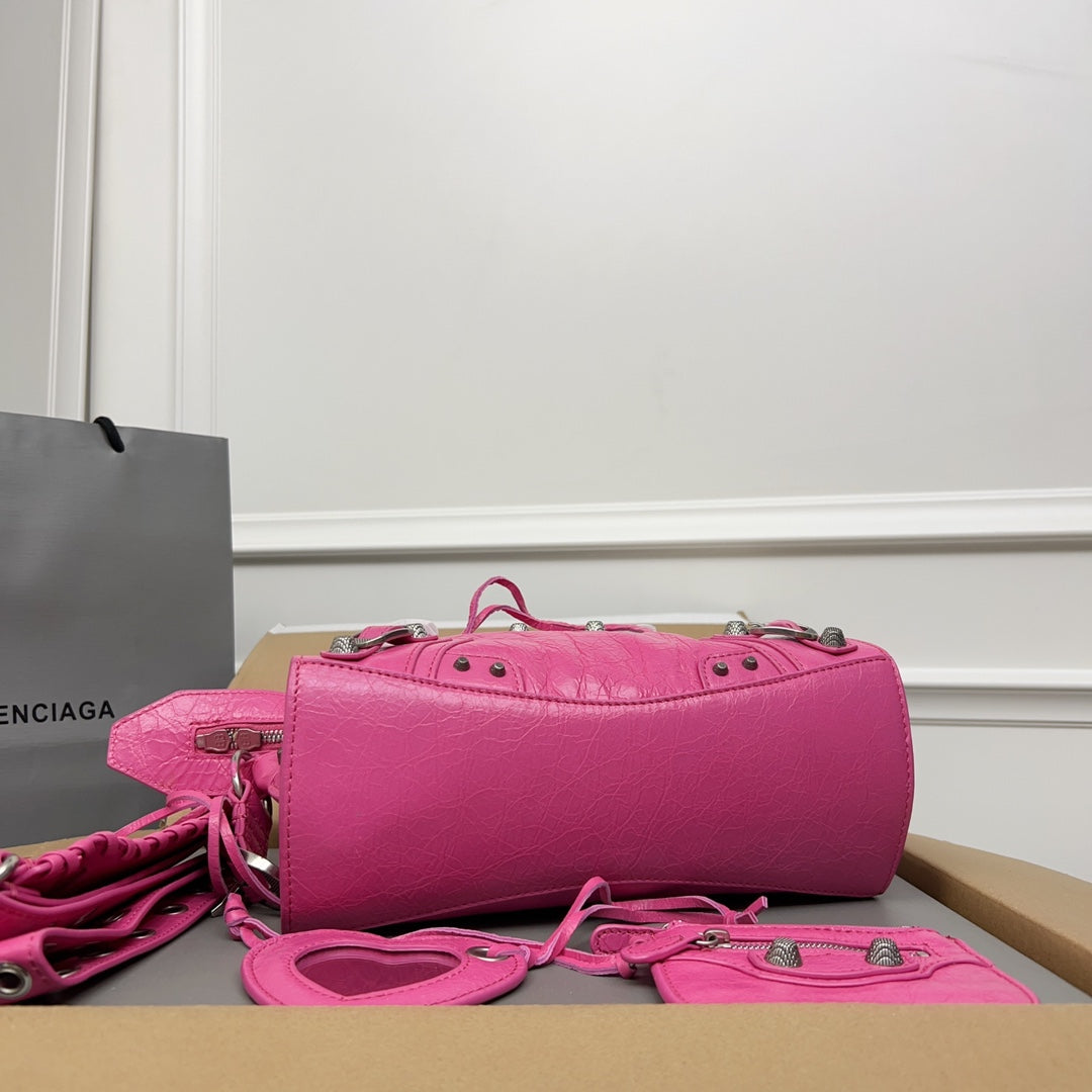 NEO CAGOLE 26 IN DEEP PINK LAMBSKIN
