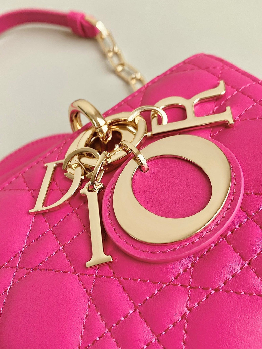 D-JOY BAG 22 IN HOT PINK LAMBSKIN