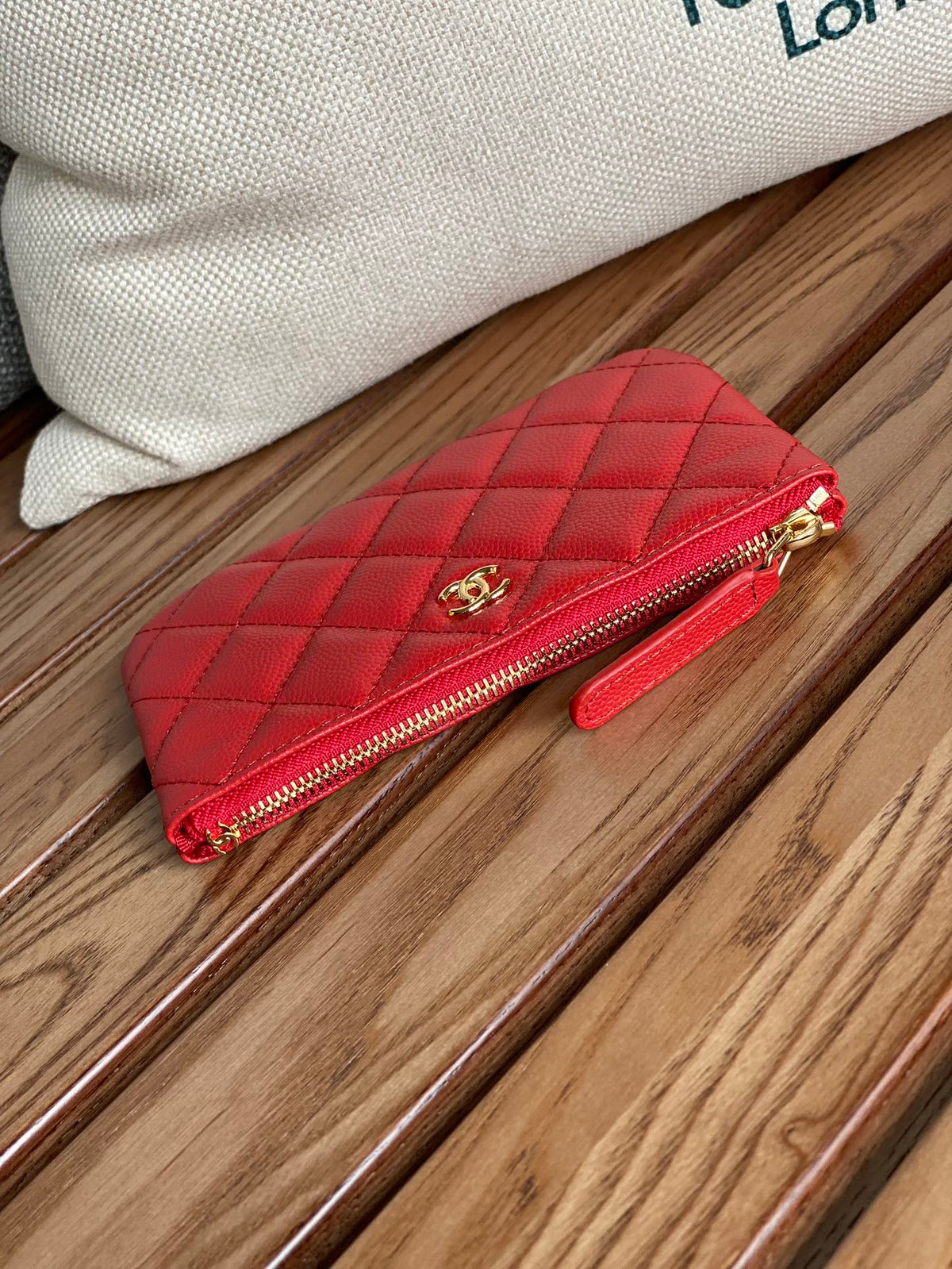 CC CLASSIC SMALL 15 ZIPPED POUCH IN CRIMSON RED GRAINED CALFSKIN