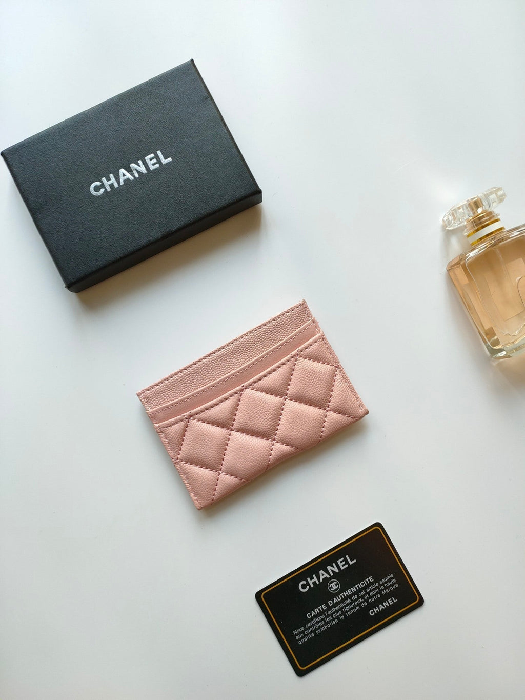 CC CARD HOLDER 11.2 PALE PINK GRAINED CALFSKIN GOLD ICON