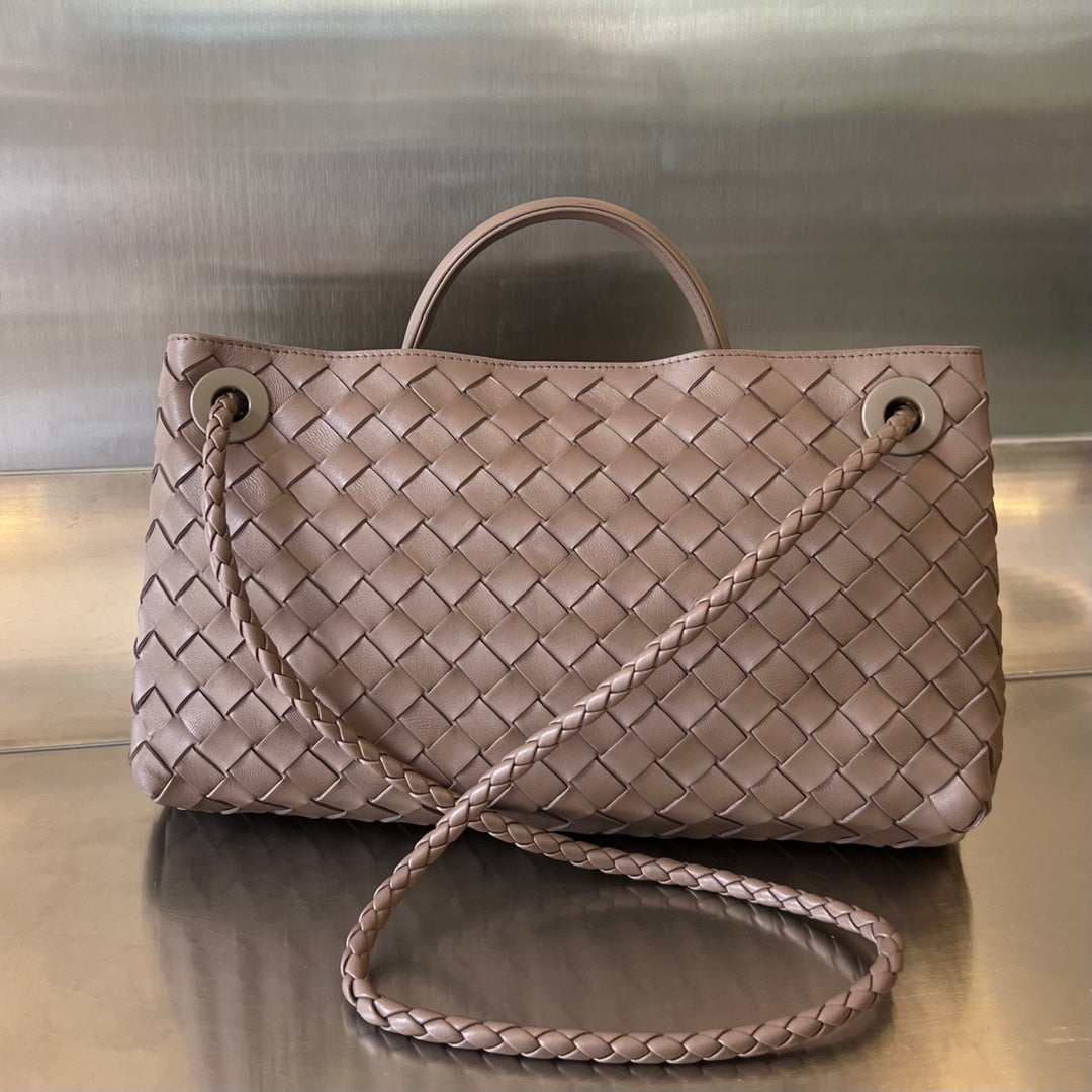 SMALL ANDIAMO 29 IN BEAVER BROWN LAMBSKIN