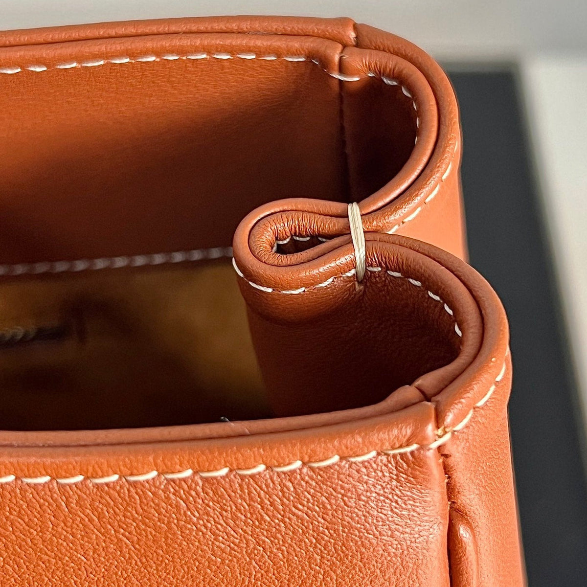 TRIOMPHE 37 SOFT TAN BROWN CALFSKIN HANDBAG