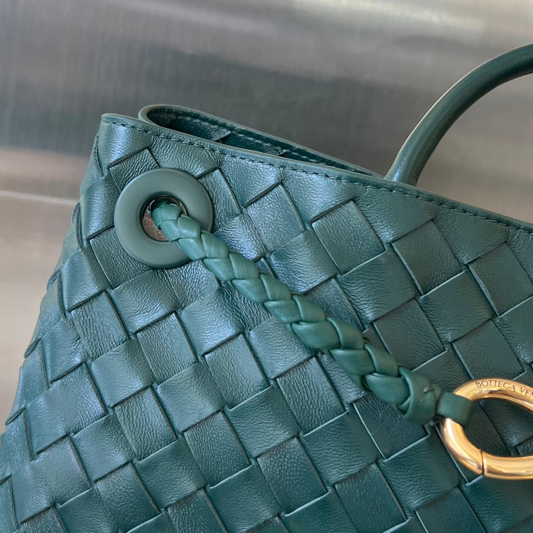 SMALL ANDIAMO 29 IN EMERALD GREEN LAMBSKIN
