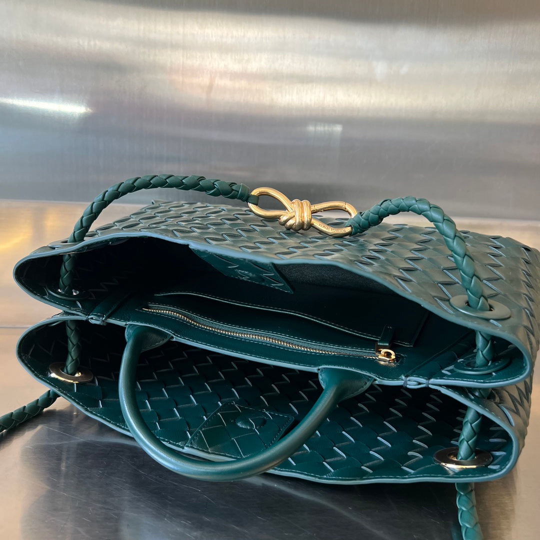 SMALL ANDIAMO 29 IN EMERALD GREEN LAMBSKIN