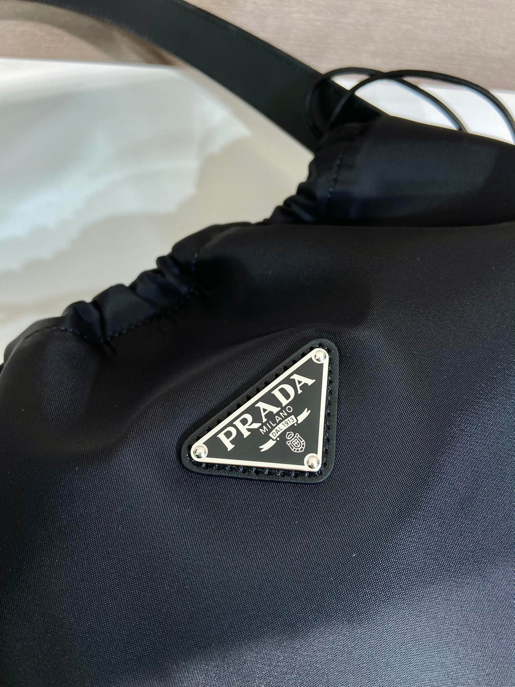 LARGE DRAWSTRING BAG 37 IN BLACK RE-NYLON