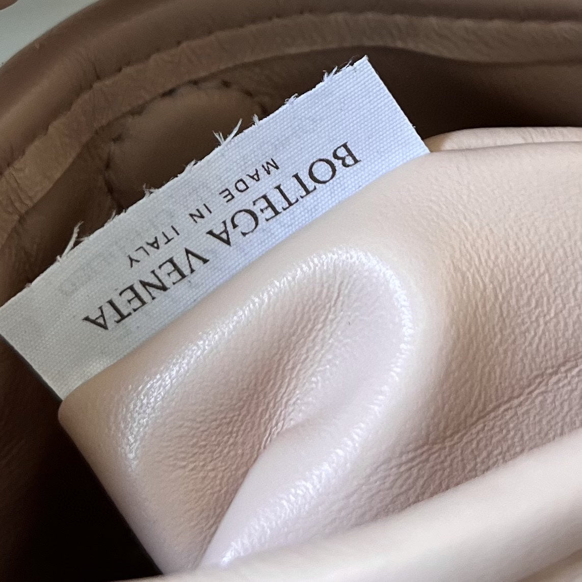 MINI HOP 25 IN SOFT PEACH CALFSKIN