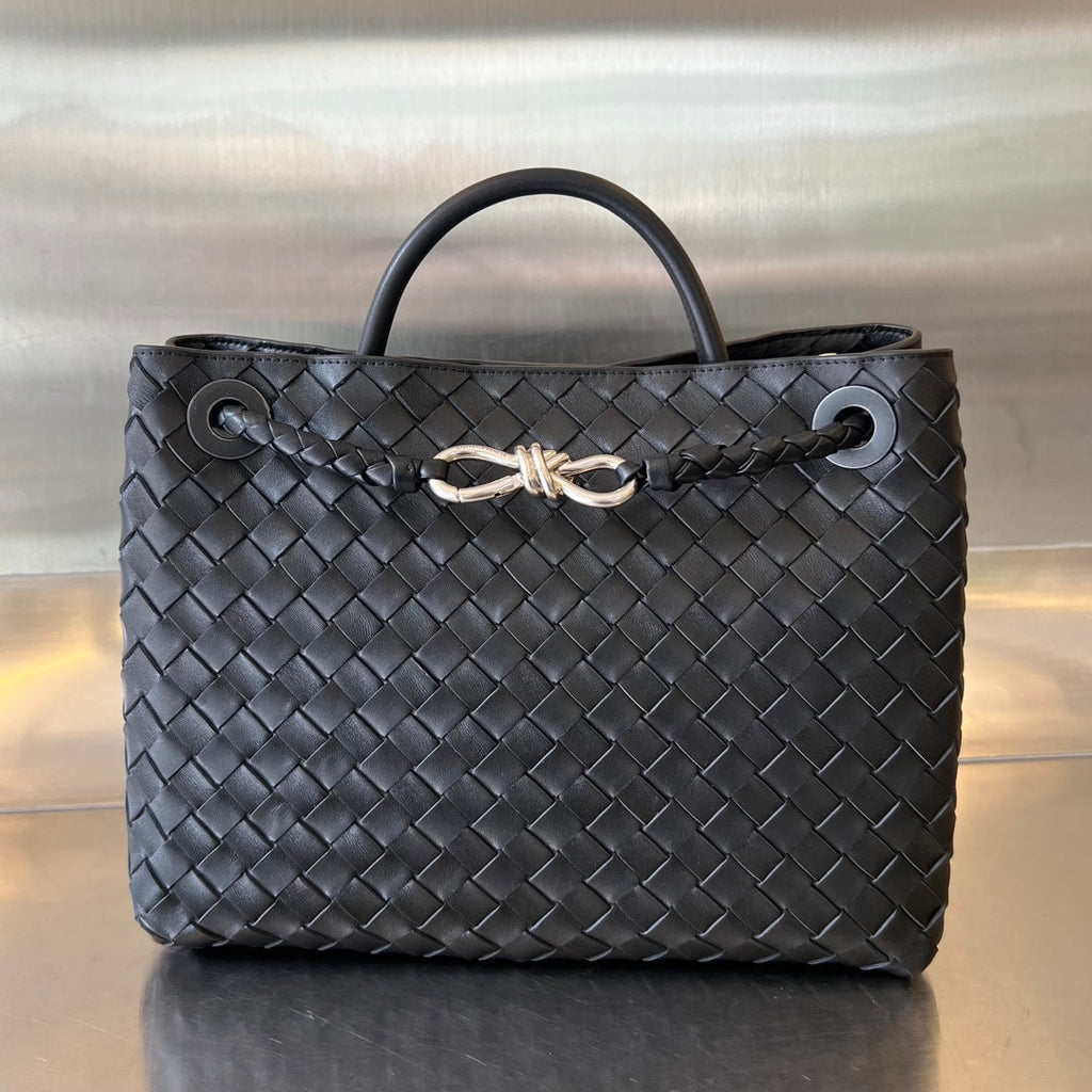 BV MEDIUM ANDIAMO 32CM BLACK LAMBSKIN