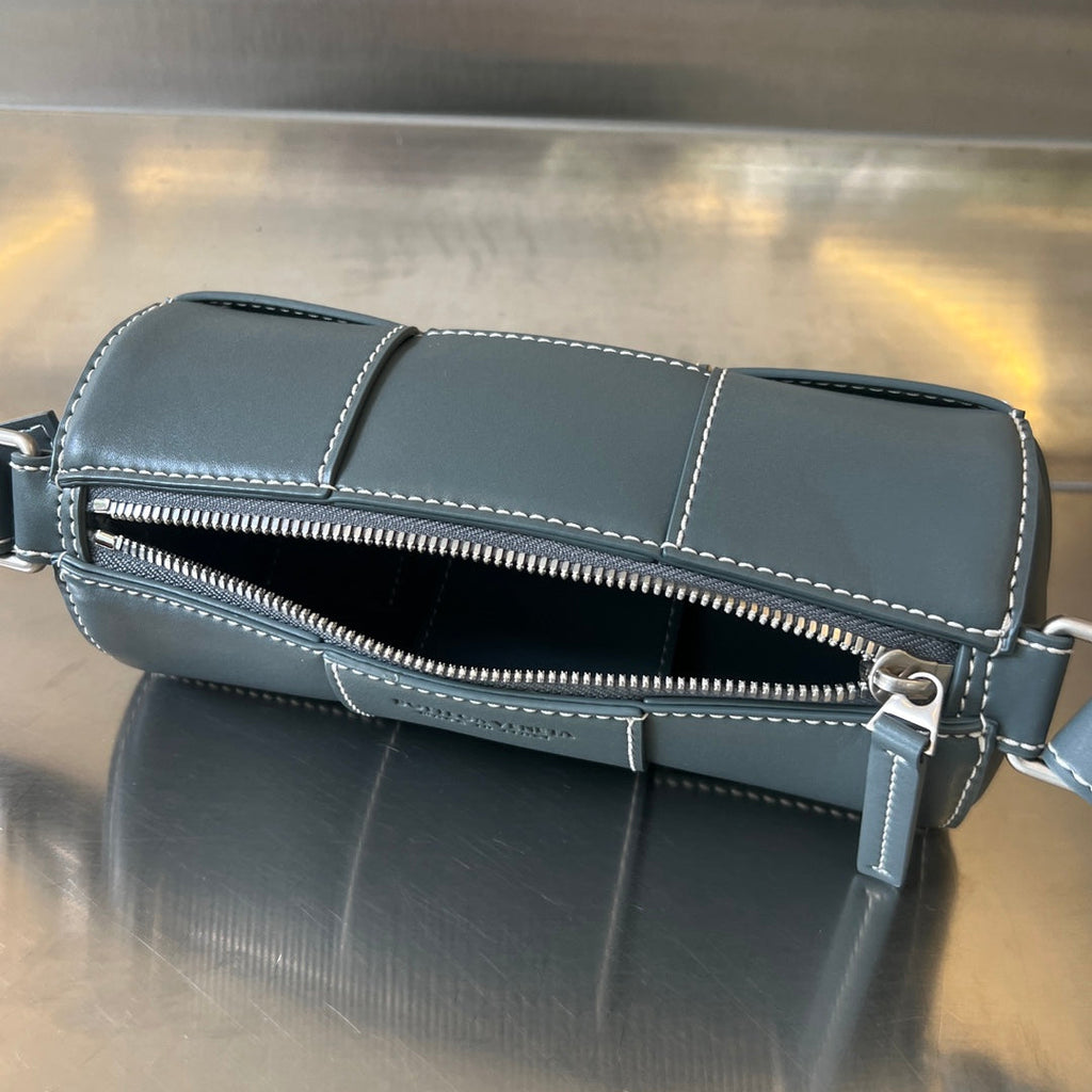 SMALL CYLINDER CASSETTE 21 IN NEVADA CALFSKIN