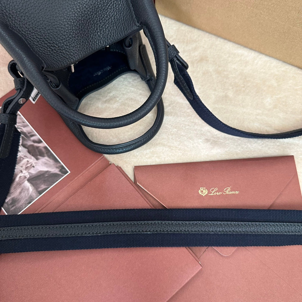 MICRO BALE BAG IN BLACK CALFSKIN 226599