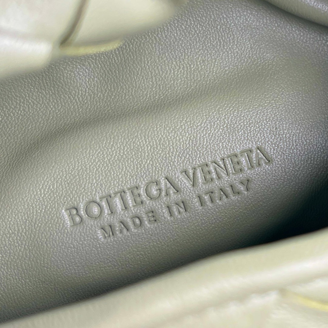 MINI HOP 25 IN TRAVERTINE CALFSKIN