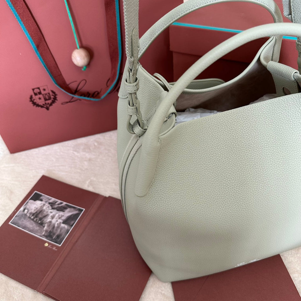 LARGE 36 BALE BAG IN PEARL GRAY GRAINED CALFSKIN