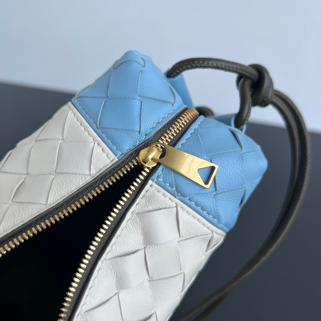 SMALL LOOP 22 IN SKY BLUE MIX WHITE CALFSKIN