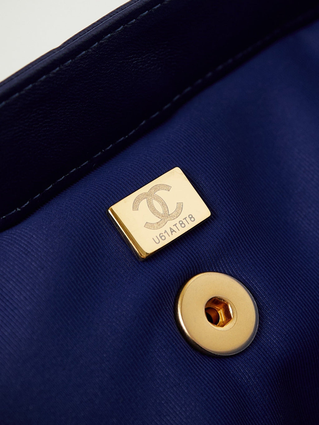 MEDIUM TOP HANDLE BAG 23 IN NAVY BLUE OIL-WAX LAMBSKIN GOLD HARDWARE