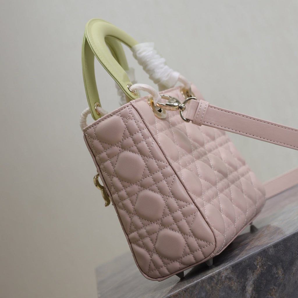 MEDIUM LADY BAG 20 IN BABY PINK QUILTED MACROCANNAGE CALFSKIN SWAMP YELLOW STRAP