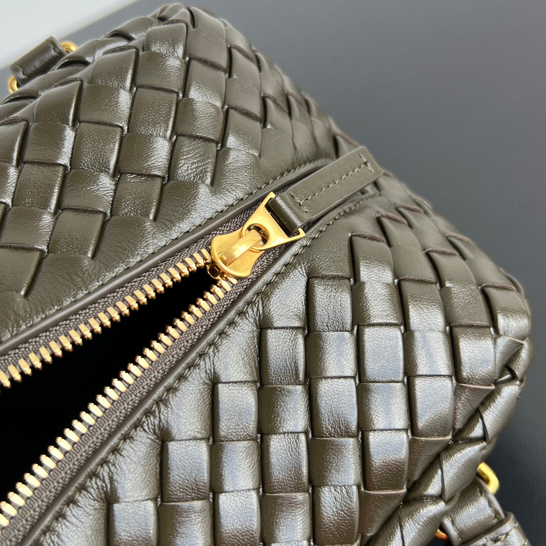 SHOULDER BAG 37 IN KELP LAMBSKIN