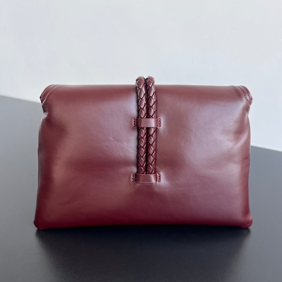 SMALL LIBERTA 27 IN WINE RED SMOOTH CALFSKIN GOLD HARDWARE