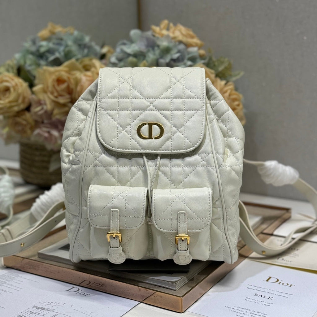 MEDIUM CARO BACKPACK 27 IN WHITE MACROCANNAGE LAMBSKIN