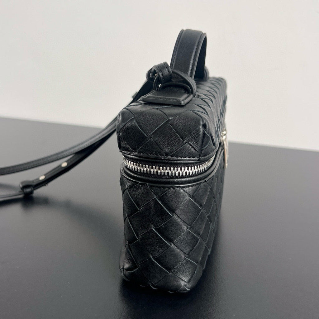 BV VANITY CASE 22*12.5*5